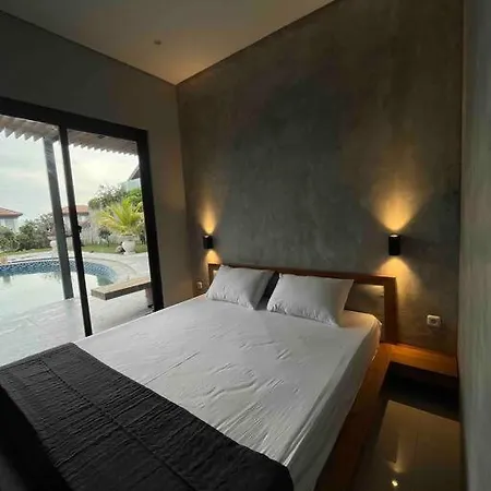 Villa Sonokeling Dago Pakar W/ Private Pool & Bbq